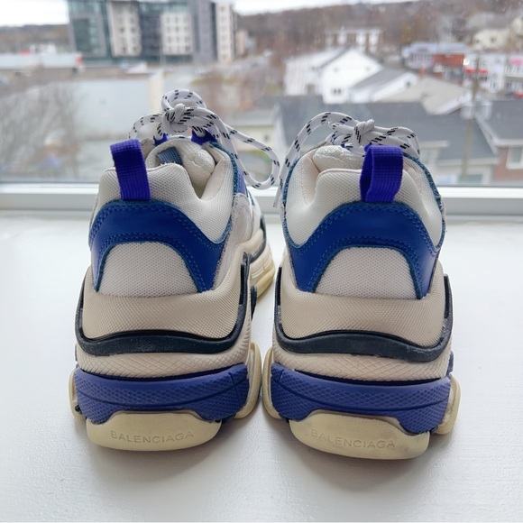 Authentic Balenciaga Triple S Low Top Chunky Sneakers EU37 - Picture 4 of 9